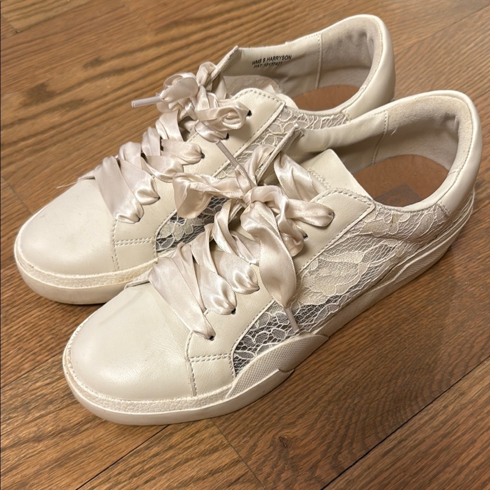 DV by Dolce Vita Cream Low-Top Sneakers